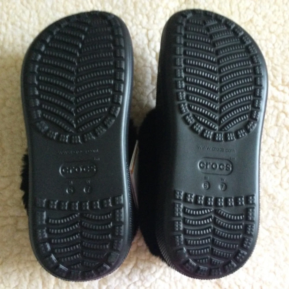 CROCS Furever Crush Classic fur lined Clog ( NEW w/Tags & Bag ) - Picture 5 of 13